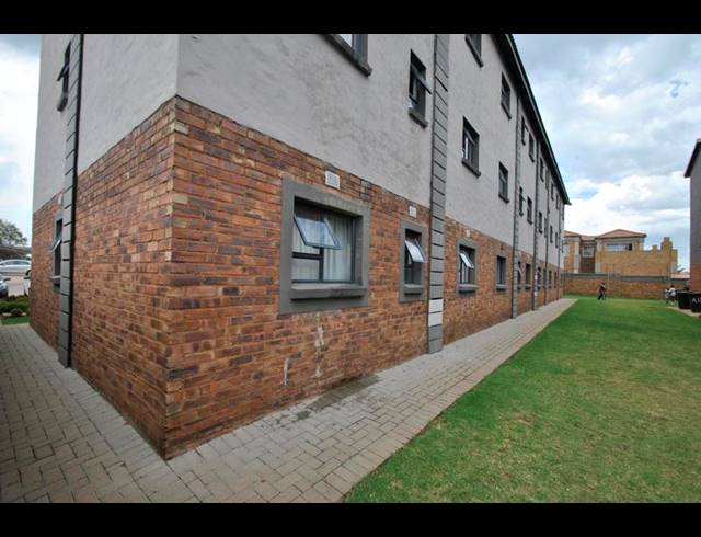 3 BEDROOM APARTMENT FOR SALE IN KENLEAF